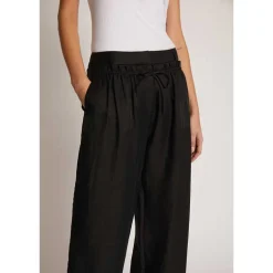 Munthe Taolo Pants Black